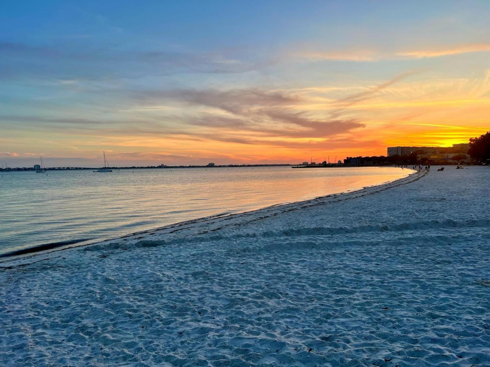 Lovely Vacation Home 1 Block From Beach & Downtown Gulfport San Petersburgo Exterior foto
